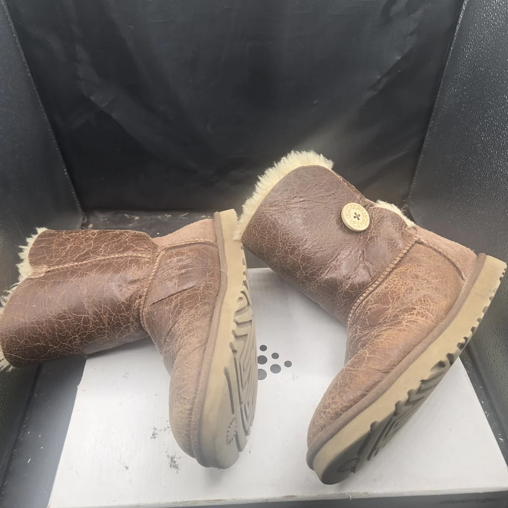 UGG Brown Winter Boots with Cream‎ Lining